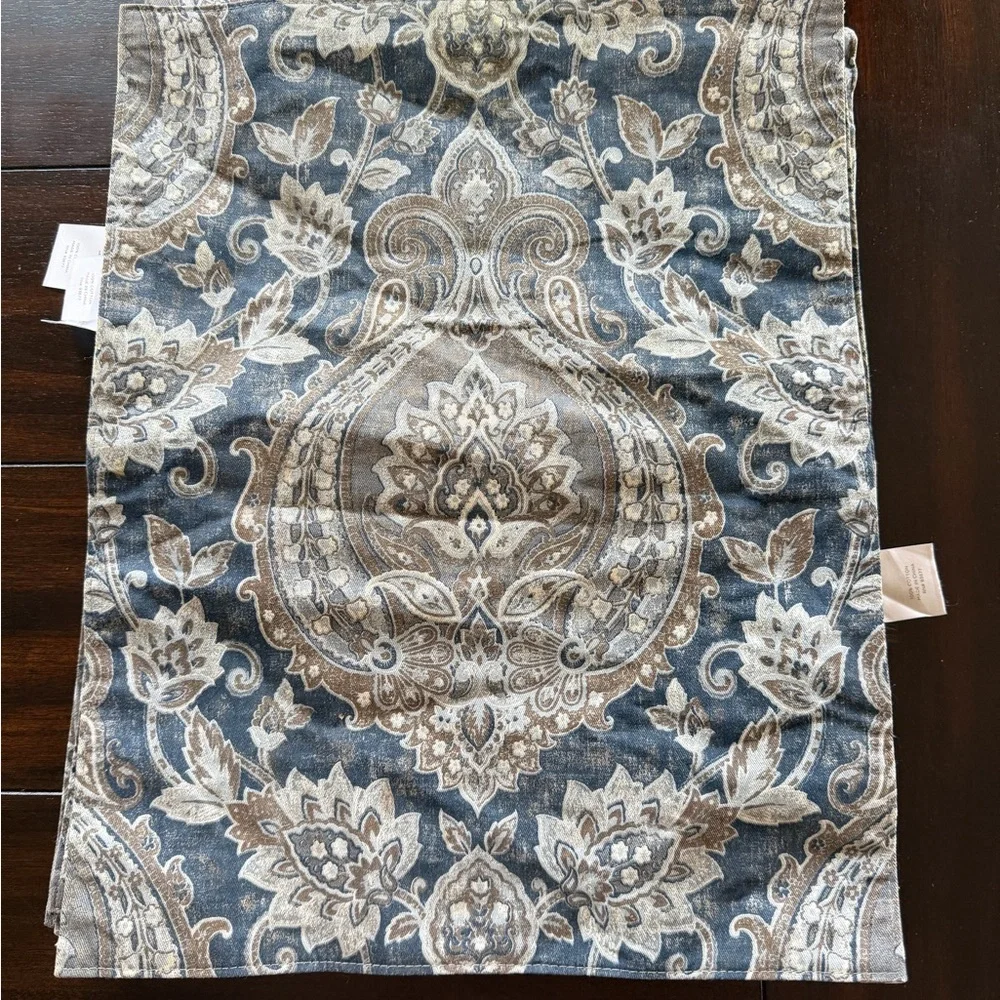 Elegant Paisley Floral Placemats set of 8